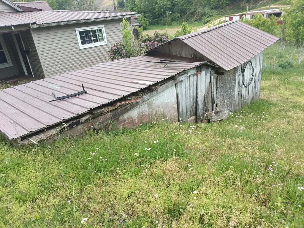 2933 Key Route-1092 Flat Gap KY 41219