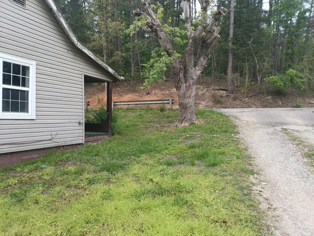 2933 Key Route-1092 Flat Gap KY 41219
