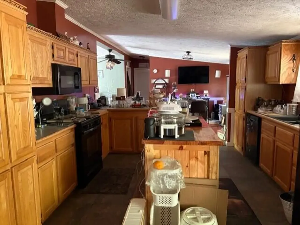 100 Litteral Fork Road Salyersville KY 41465