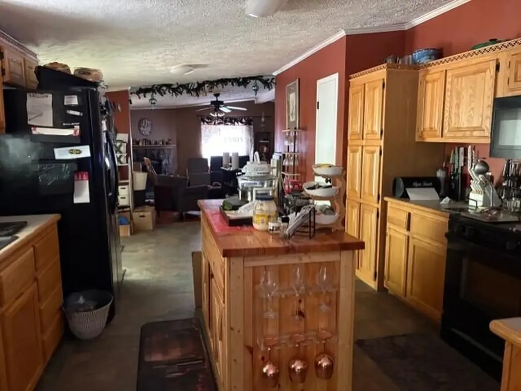 100 Litteral Fork Road Salyersville KY 41465