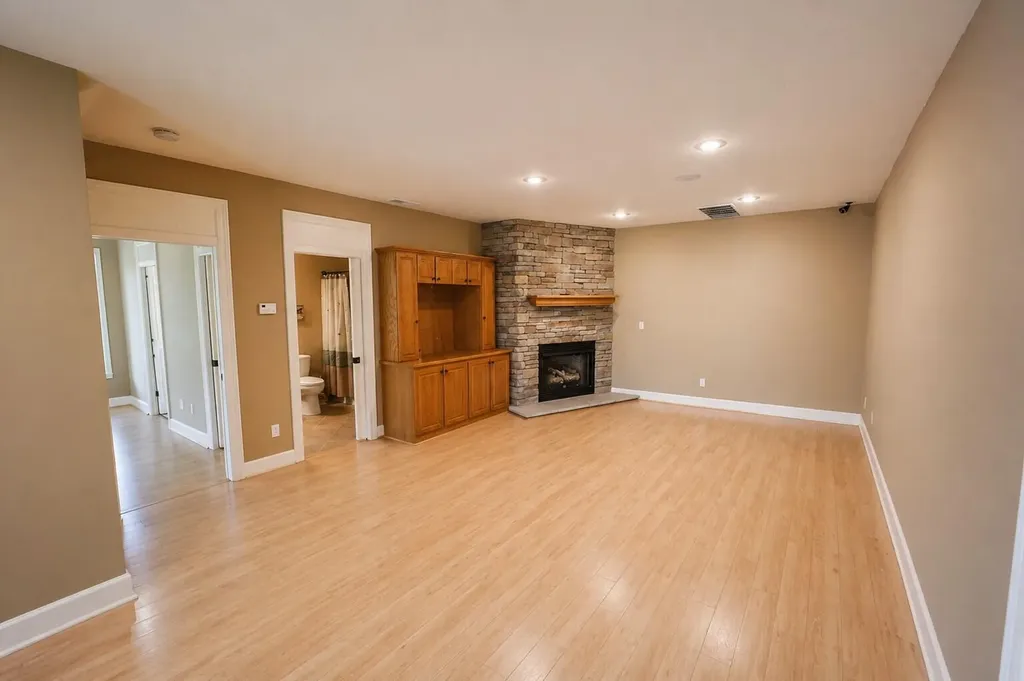 450 White Oak Drive Nancy KY 42544
