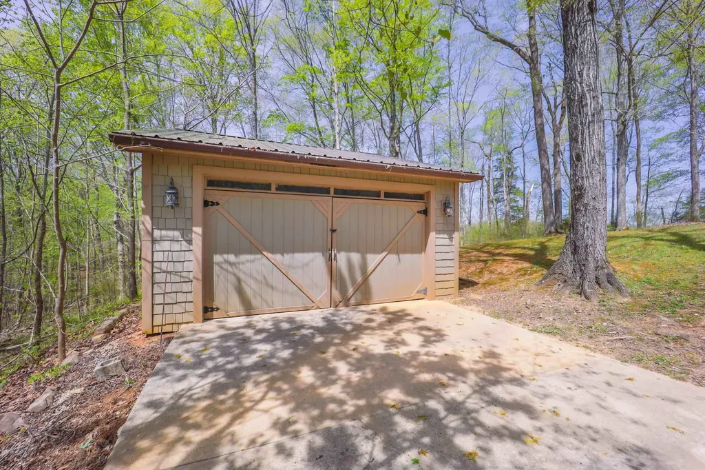 450 White Oak Drive Nancy KY 42544