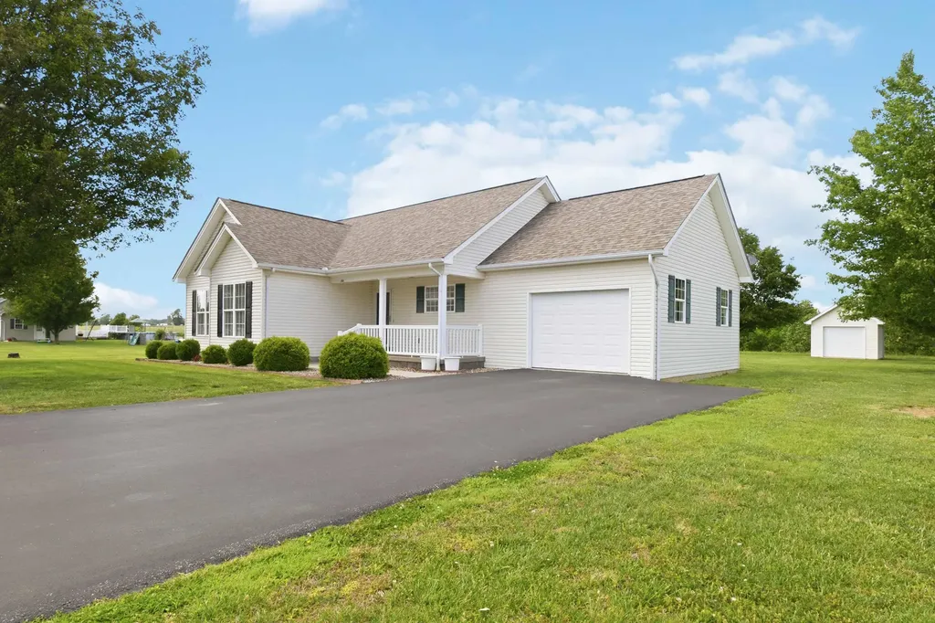 176 Ridgefield Drive Liberty KY 42539