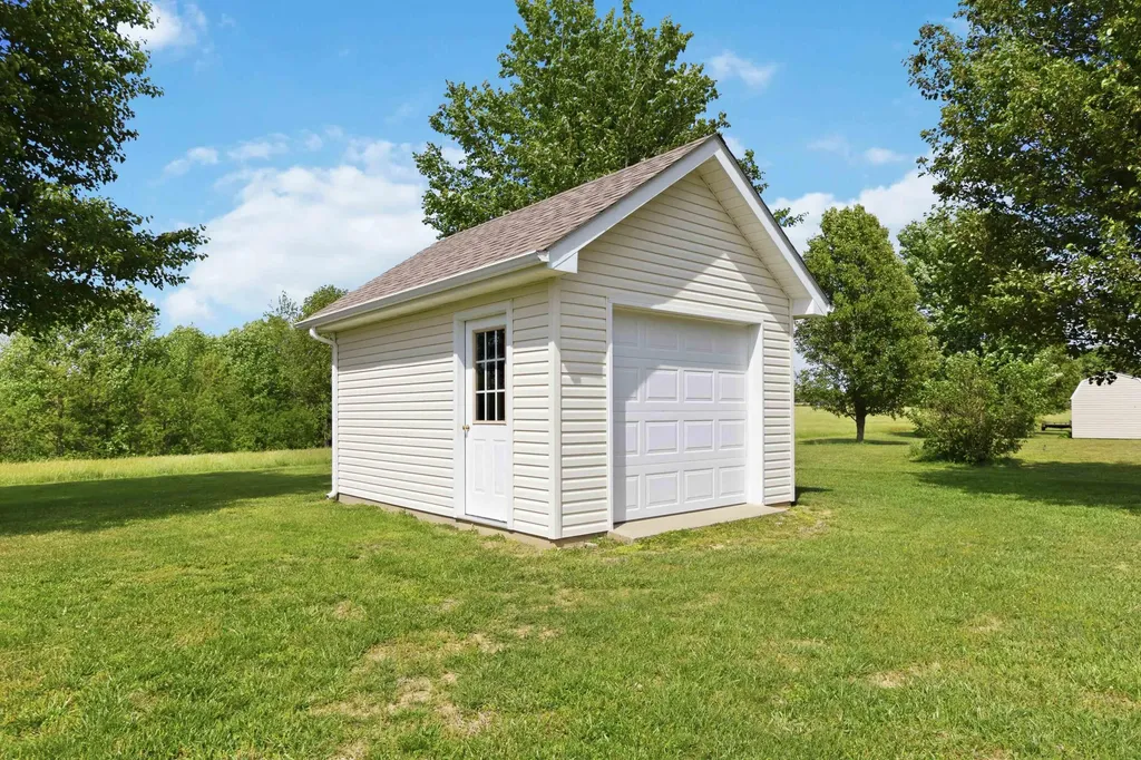 176 Ridgefield Drive Liberty KY 42539
