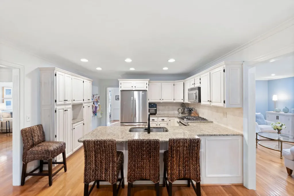 2197 Taborlake Circle Lexington KY 40502
