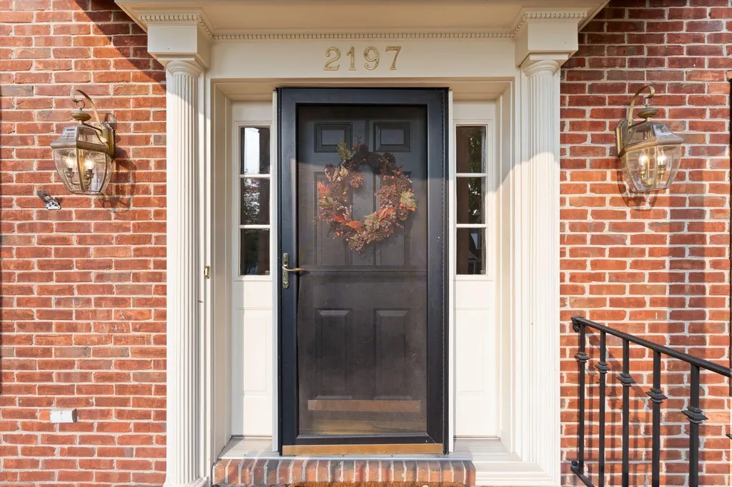 2197 Taborlake Circle Lexington KY 40502