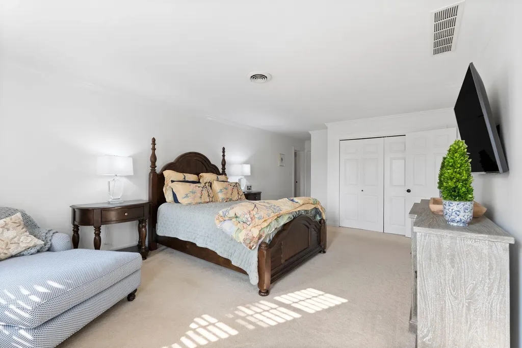 2197 Taborlake Circle Lexington KY 40502