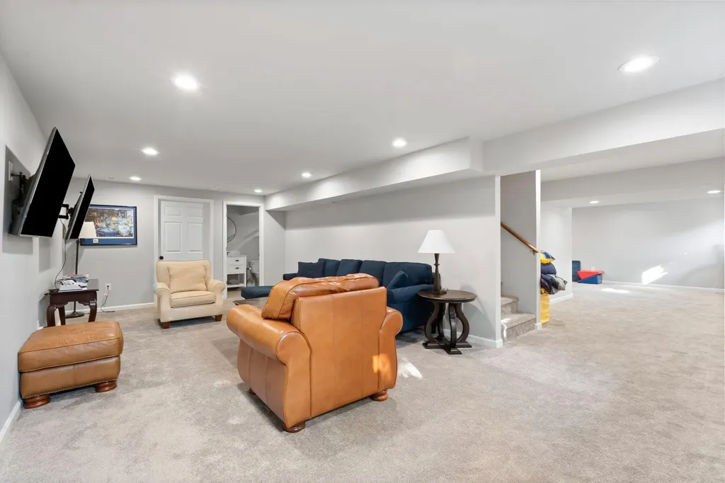 2197 Taborlake Circle Lexington KY 40502