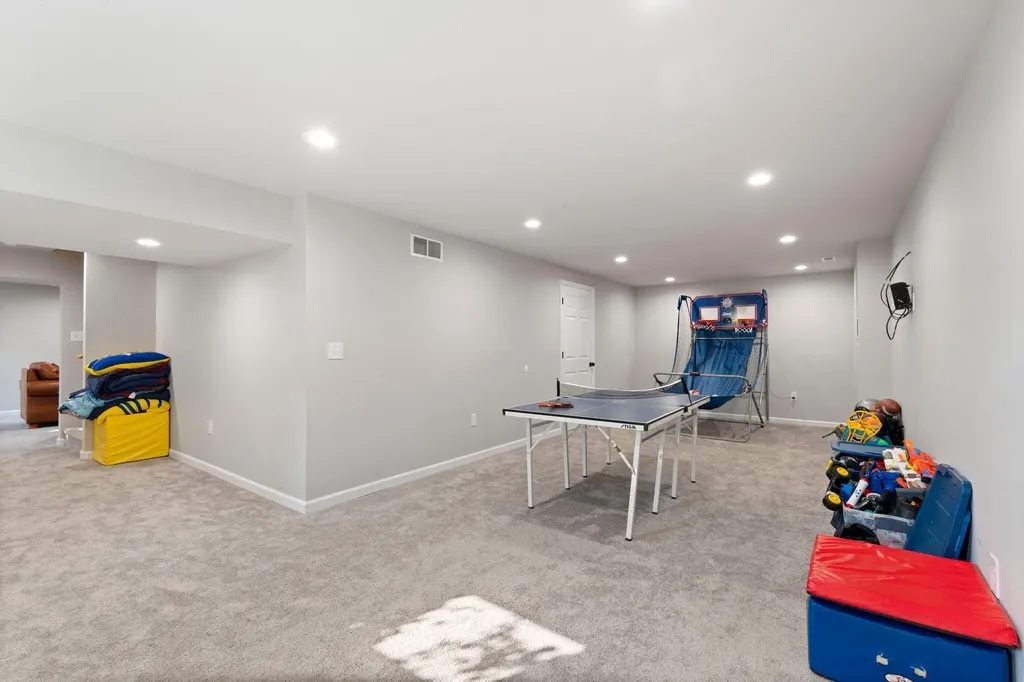2197 Taborlake Circle Lexington KY 40502