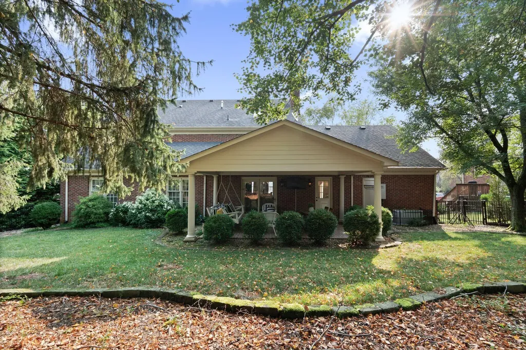2197 Taborlake Circle Lexington KY 40502