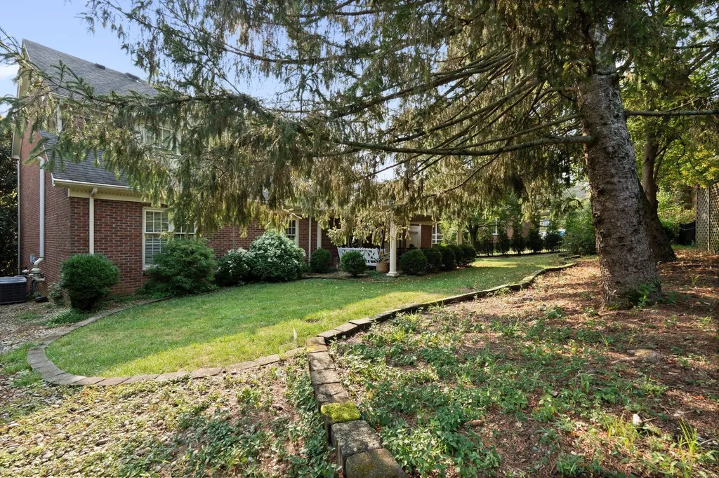 2197 Taborlake Circle Lexington KY 40502