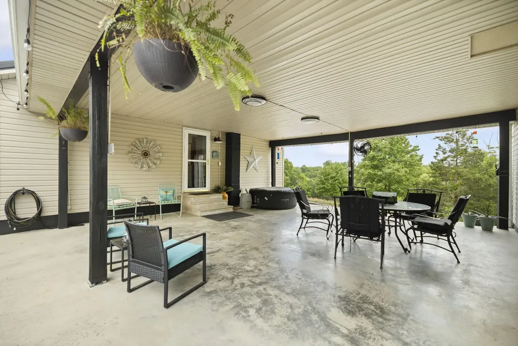 11279 Kentucky 196 Nancy KY 42544