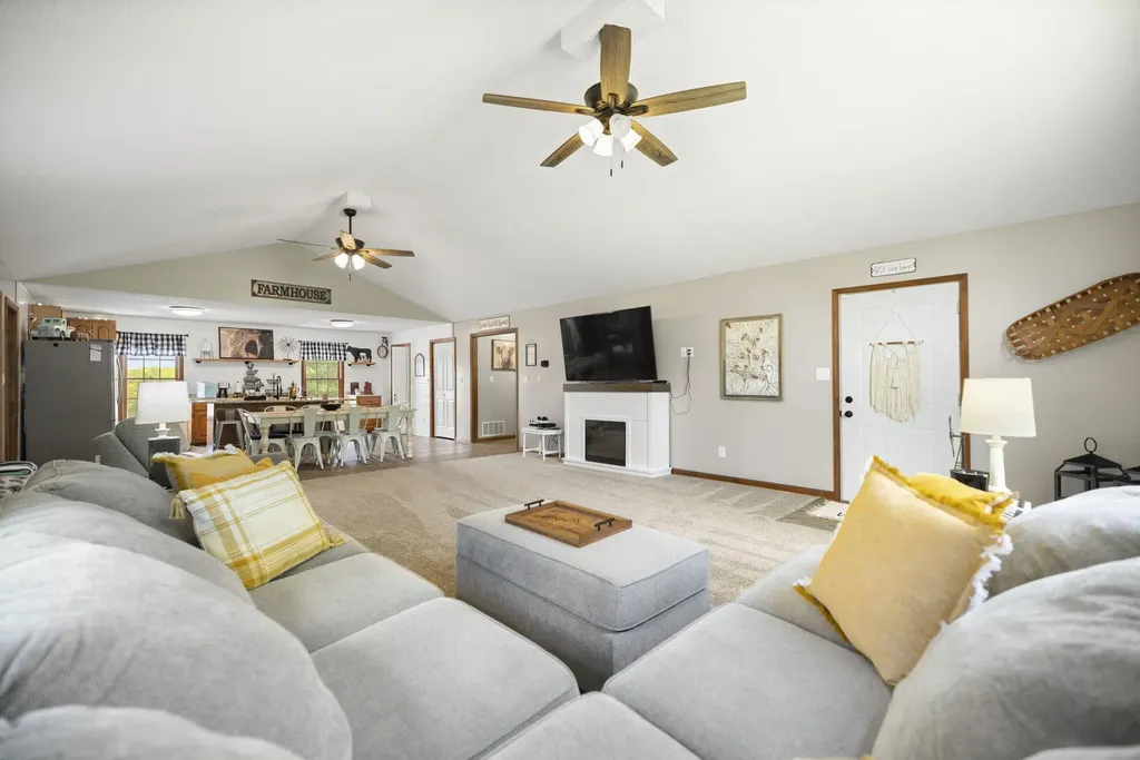 11279 Kentucky 196 Nancy KY 42544