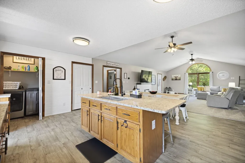 11279 Kentucky 196 Nancy KY 42544