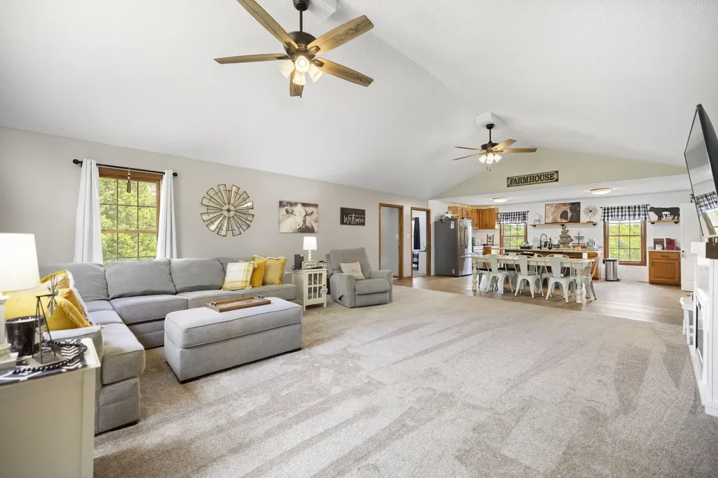 11279 Kentucky 196 Nancy KY 42544