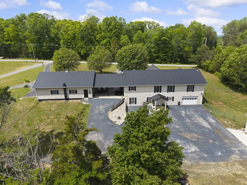 11279 Kentucky 196 Nancy KY 42544