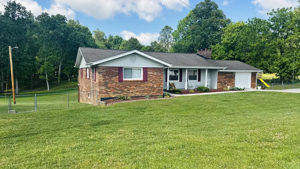 1069 Meadows Grove Road Pine Knot KY 42635