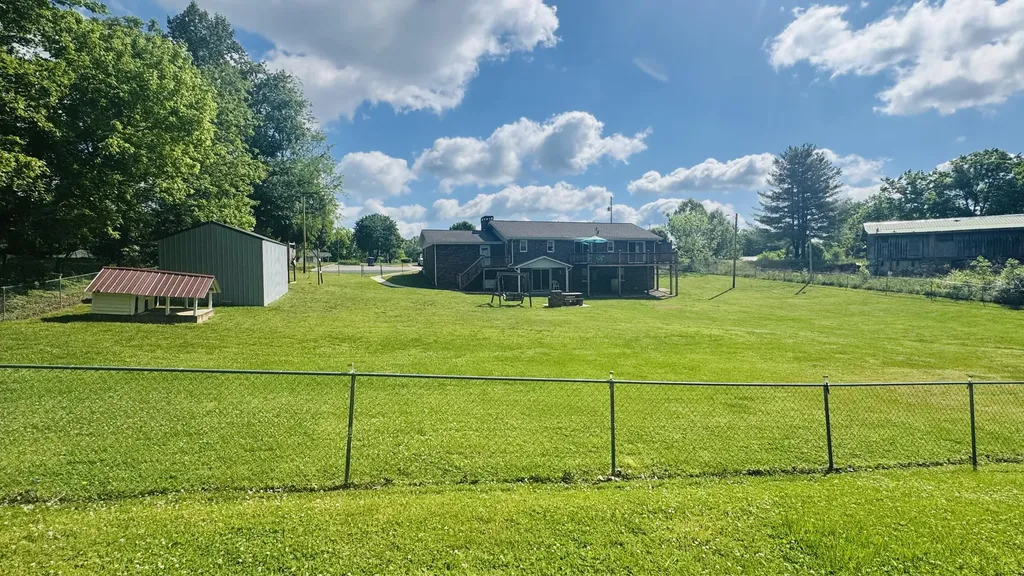 1069 Meadows Grove Road Pine Knot KY 42635