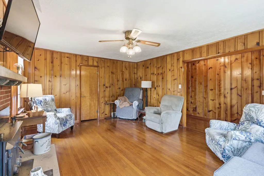 5029 S Highway 379 Jamestown KY 42629