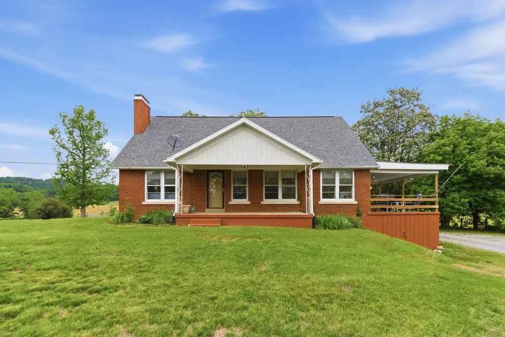 5029 S Highway 379 Jamestown KY 42629