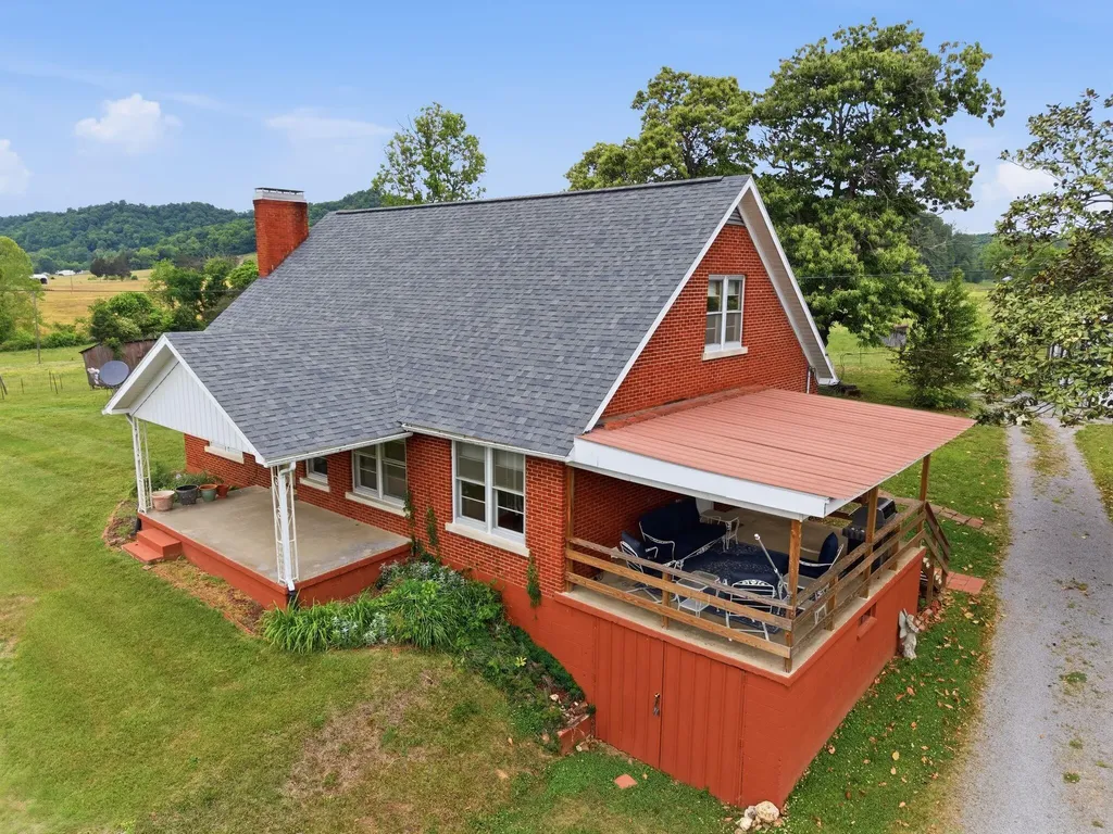 5029 S Highway 379 Jamestown KY 42629