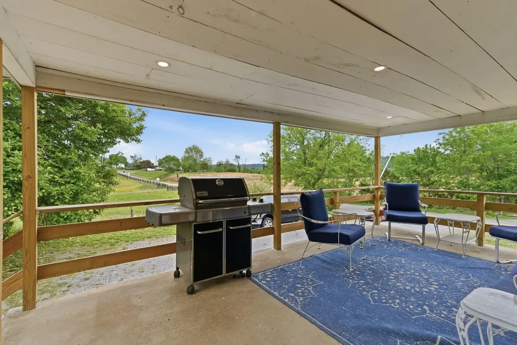 5029 S Highway 379 Jamestown KY 42629