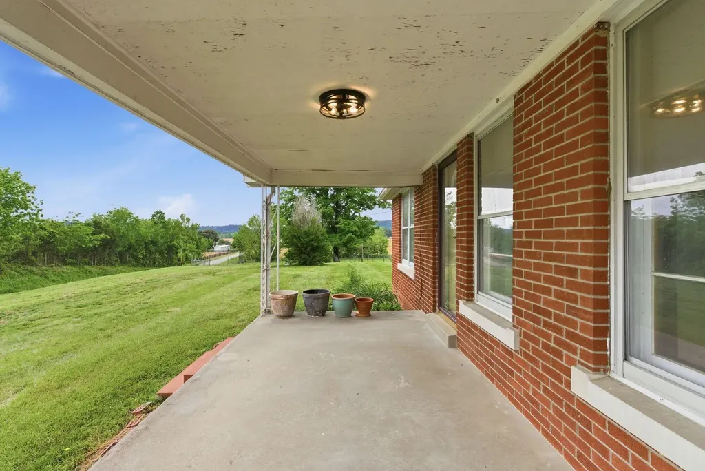 5029 S Highway 379 Jamestown KY 42629