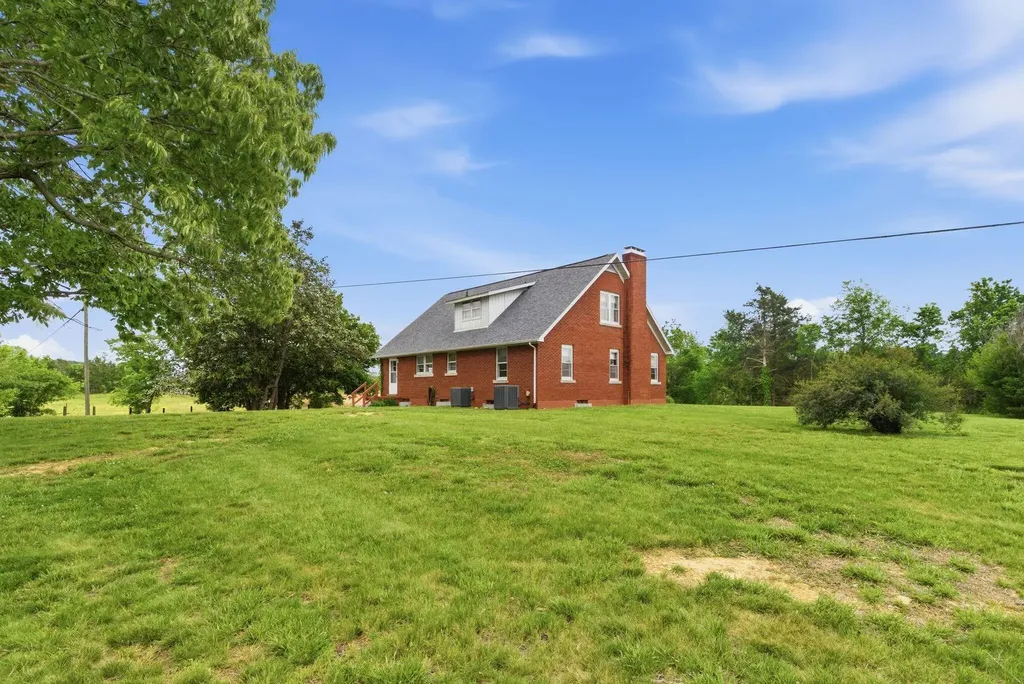 5029 S Highway 379 Jamestown KY 42629