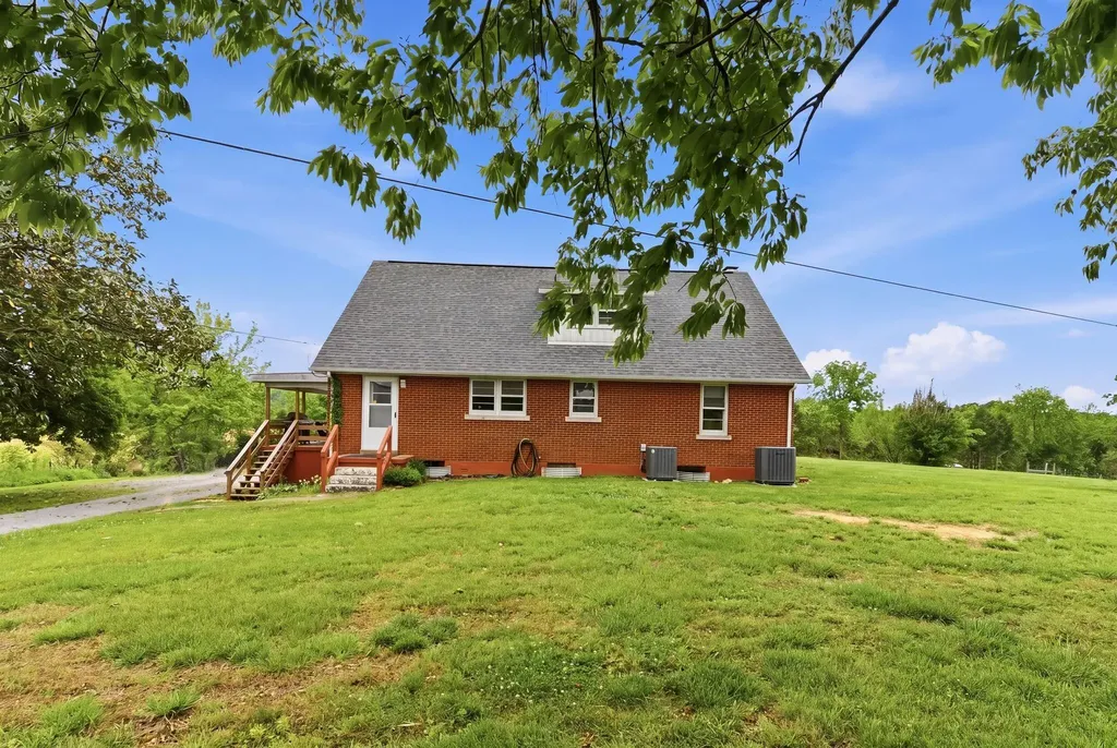 5029 S Highway 379 Jamestown KY 42629