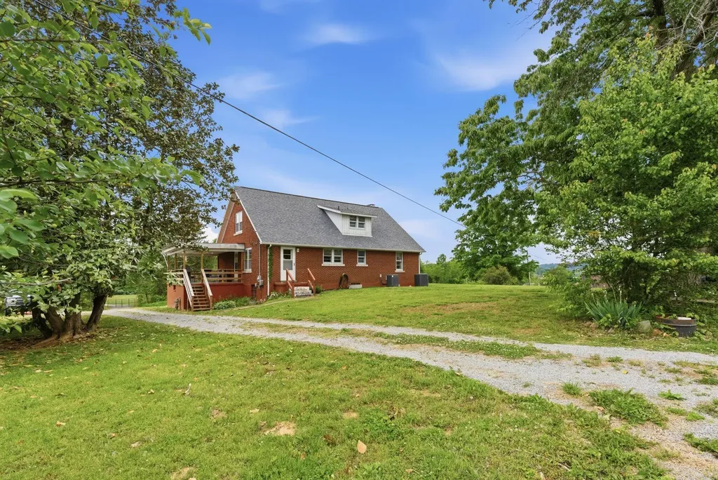 5029 S Highway 379 Jamestown KY 42629