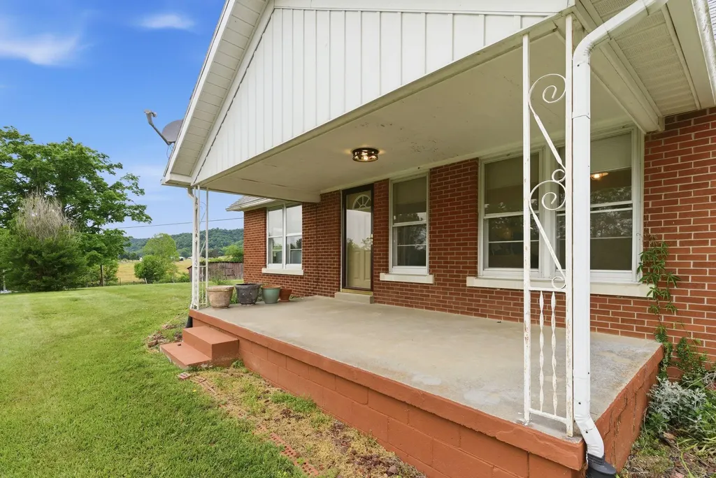 5029 S Highway 379 Jamestown KY 42629