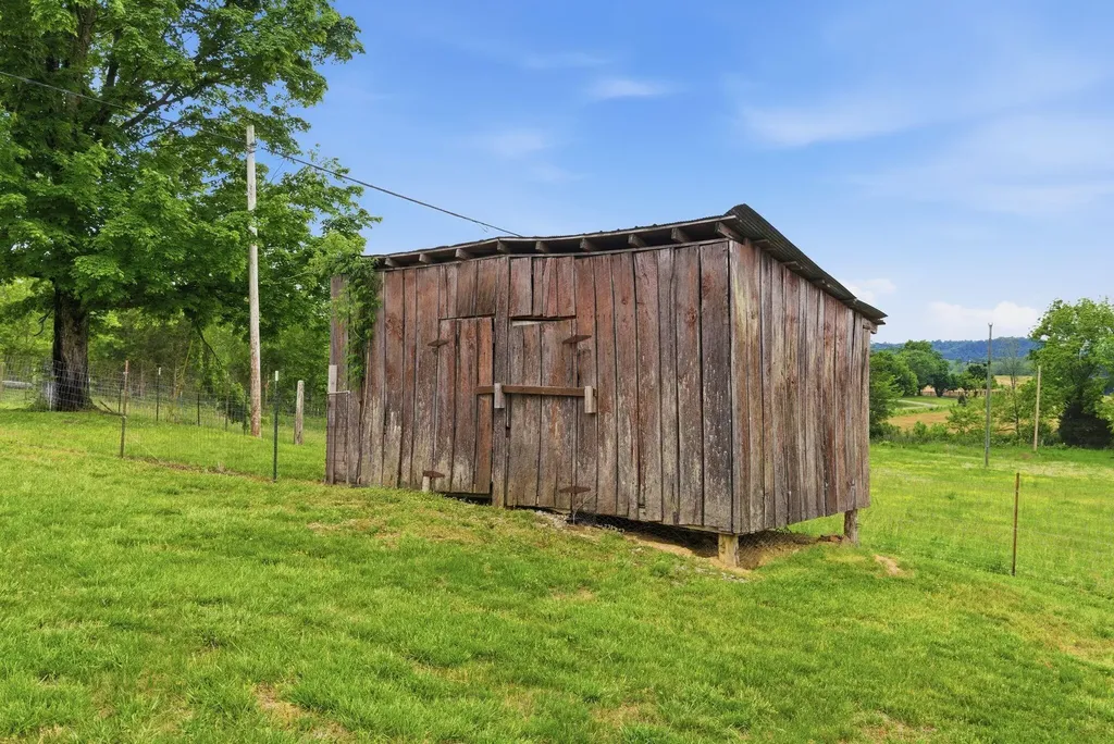 5029 S Highway 379 Jamestown KY 42629