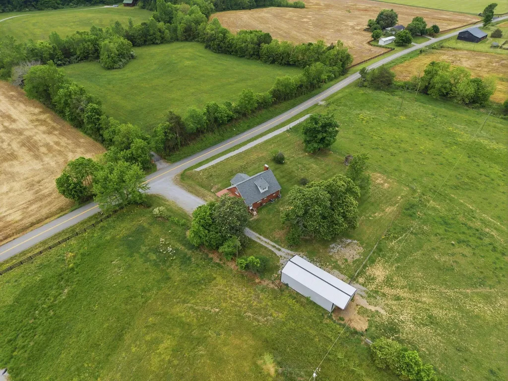 5029 S Highway 379 Jamestown KY 42629
