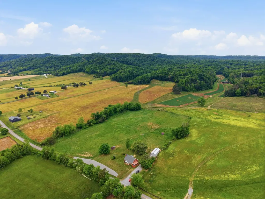 5029 S Highway 379 Jamestown KY 42629