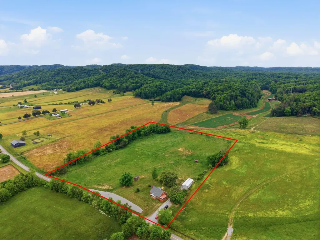 5029 S Highway 379 Jamestown KY 42629