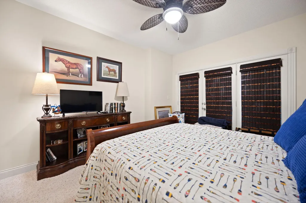512 W Canterbury Drive Bronston KY 42518