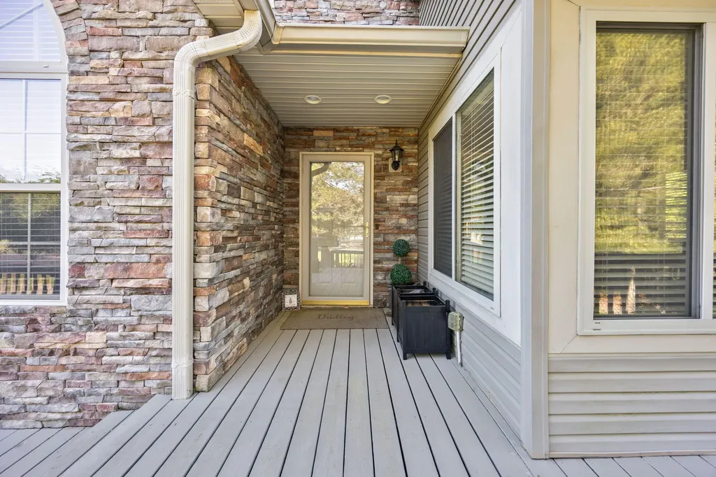 512 W Canterbury Drive Bronston KY 42518