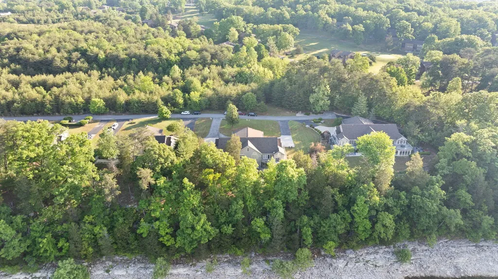512 W Canterbury Drive Bronston KY 42518