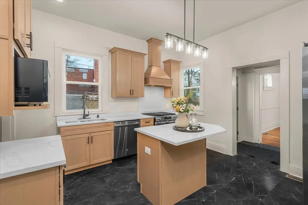 221 W Hickman Street Winchester KY 40391