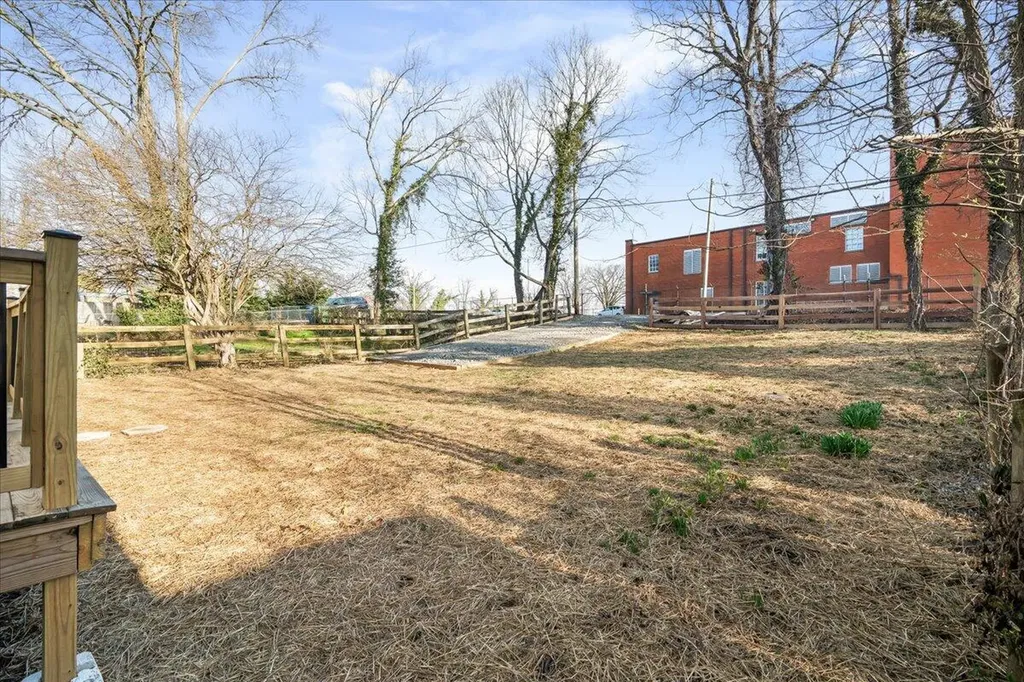 221 W Hickman Street Winchester KY 40391