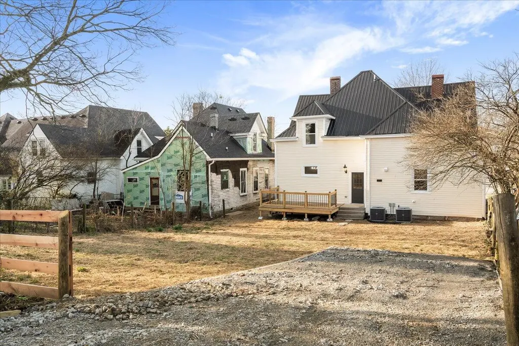 221 W Hickman Street Winchester KY 40391