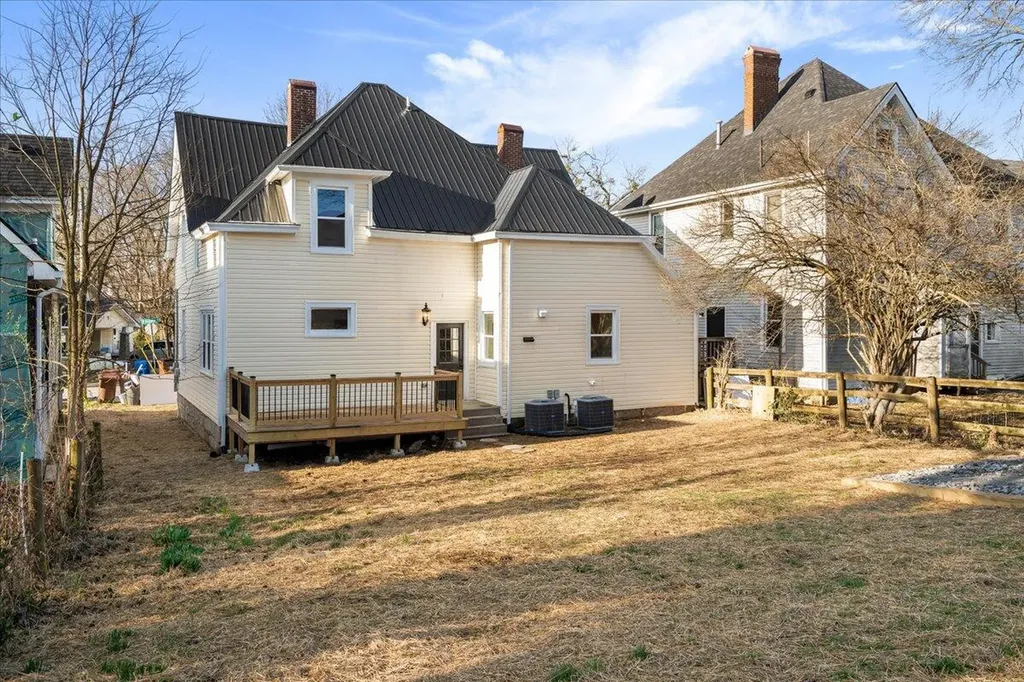 221 W Hickman Street Winchester KY 40391