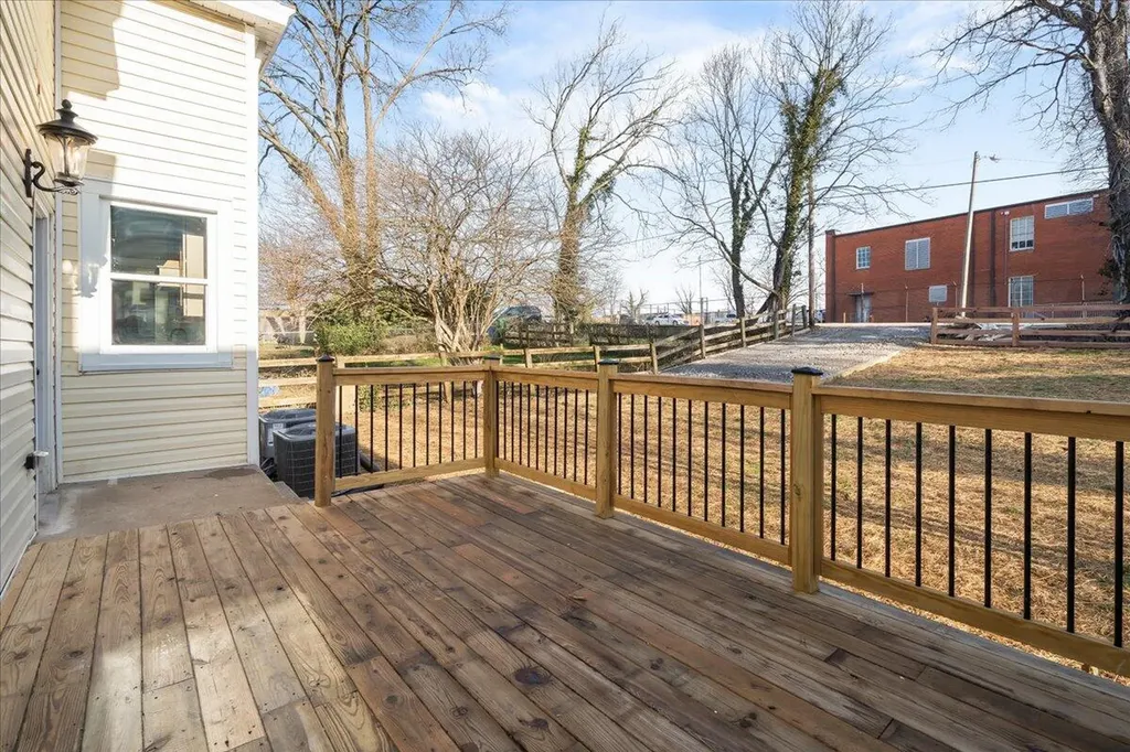 221 W Hickman Street Winchester KY 40391