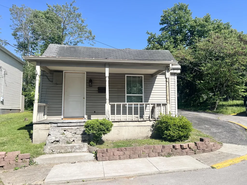 870 Lylesville Street Paris KY 40361