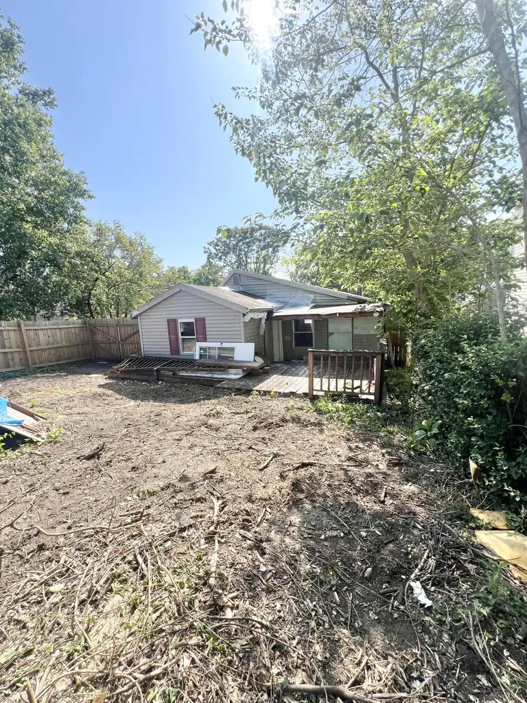 870 Lylesville Street Paris KY 40361