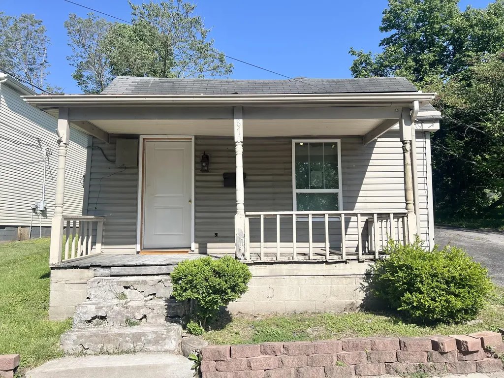 870 Lylesville Street Paris KY 40361