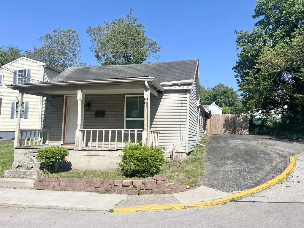 870 Lylesville Street Paris KY 40361