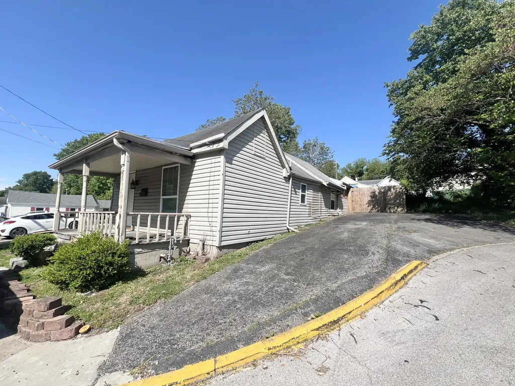 870 Lylesville Street Paris KY 40361
