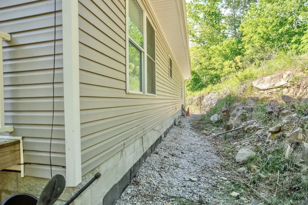 980 State Highway 1009 Monticello KY 42633