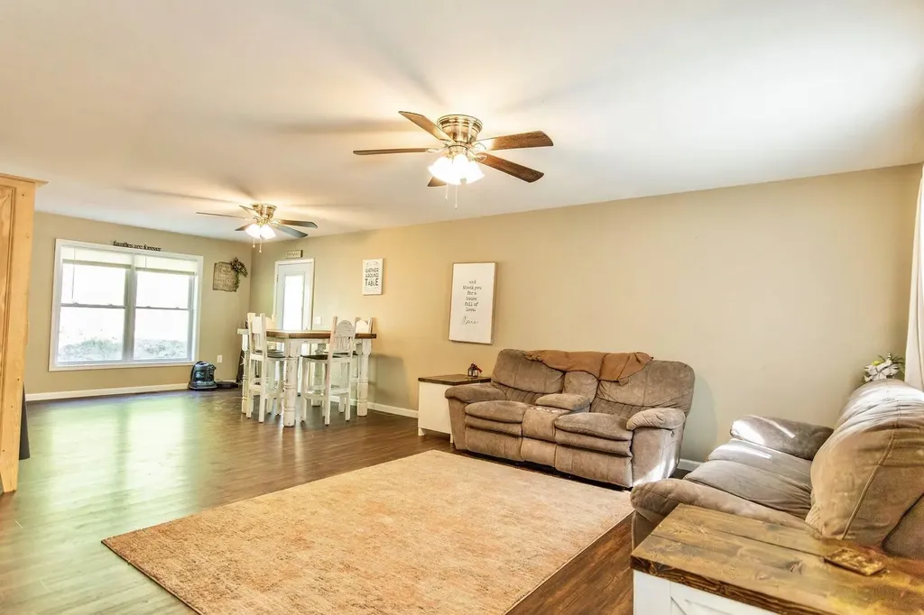 980 State Highway 1009 Monticello KY 42633
